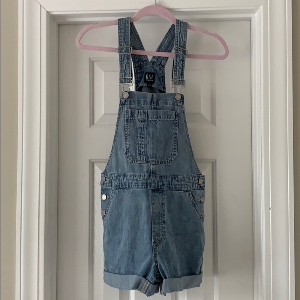 GAP women’s overall shorts size XS